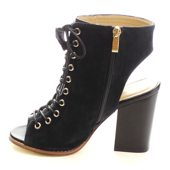 Nelly Lace-Up Heeled Sandals - Picture 13 of 15